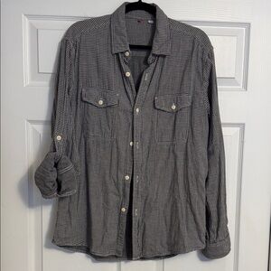 Uniqlo Gray and White Gingham Button Down Shirt